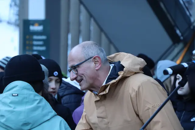 Landeshauptmann Anton Mattle im Gespräch mit Kappler Schülerinnen und Schüler. | Foto: Thomas Seelos