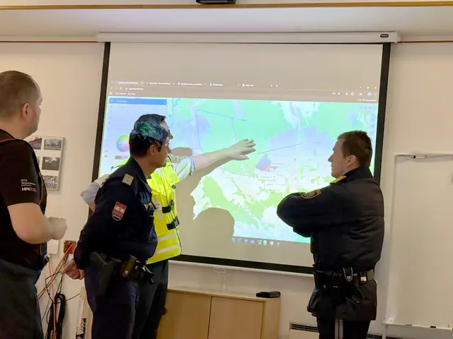 Im Feuerwehrhaus Litzelsdorf wurde ein Einsatzstab eingerichtet, von dem aus die große Suche nach dem Abgängigen koordiniert wurde. | Foto: Bezirksfeuerwehrkommando Oberwart/Alexander Flaschberger