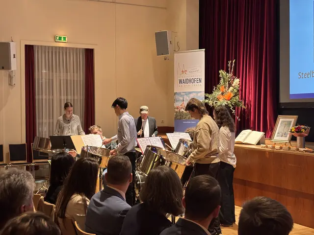 Die Steeldrum-Band der Albert Reiter Musikschule umrahmte den Empfang. | Foto: Daniel Schmidt