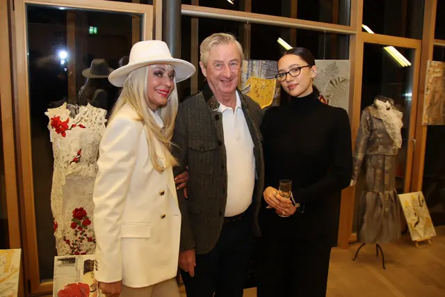 Die Künstlerin mit Joseph Pichler und Tochter Alyona.