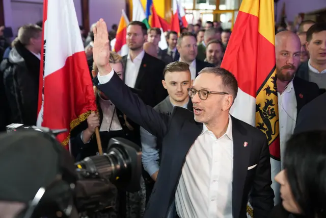 Bundesparteiobmann Herbert Kickl beim Einzug in die Messehalle 1 | Foto: Alois Endl