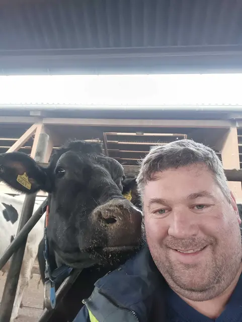 Milchvieh- Landwirt Franz Grötschl mit seinen Rindern. | Foto: Franz Grötschl