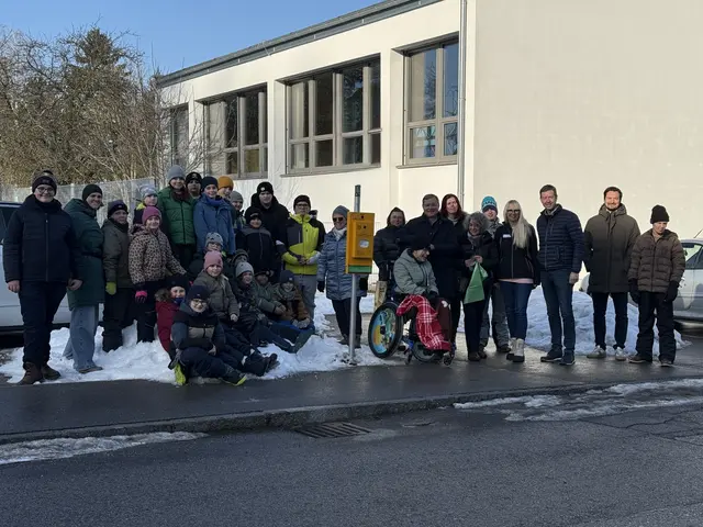 Freudiger Moment mit der Stifter Schule Ried | Foto: Julia Haase/ Stadtamt Ried
