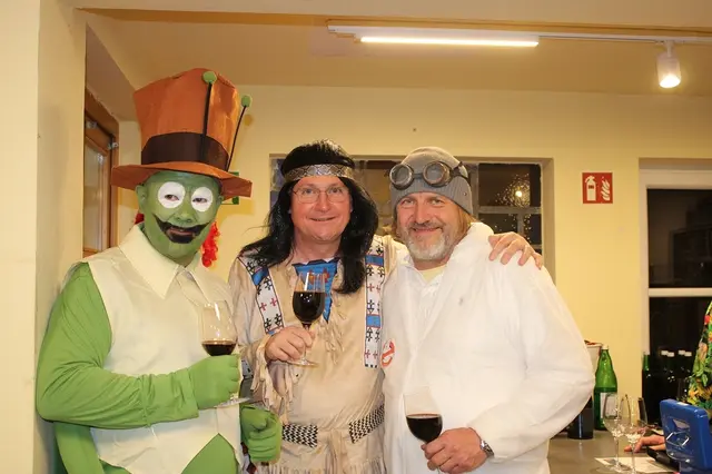 Mit Flip und einem Ghosbuster feierte Pfarrer Richard Kargl | Foto: mc