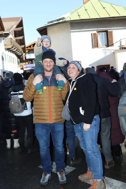 Hannes, Matteo und Brigitte genossen das bunte Treiben. | Foto: Kendlbacher