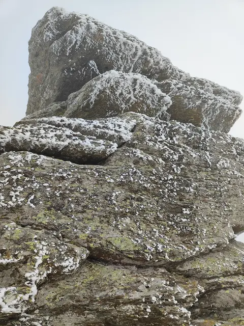 Im Sommer klettern Mutige auf den Felsen... | Foto: I.Wozonig 