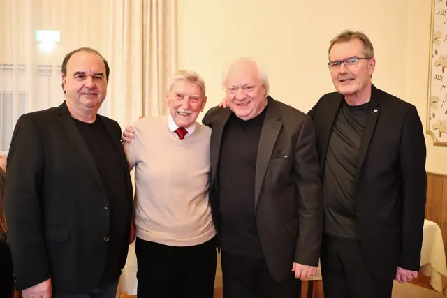 Die Tornados mit Bgm. a.D. Helmut Adam. | Foto: Edith Ertl