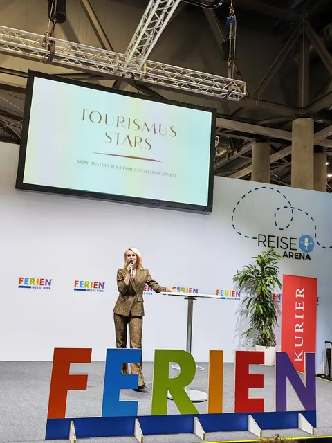 Silvia Schneider päsentierte den Tourismus Stars Award.