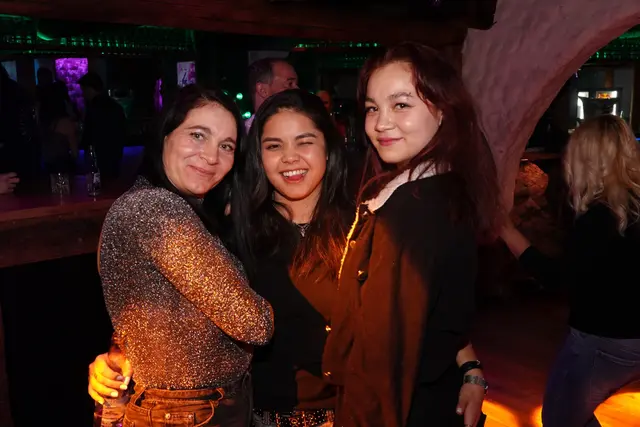 Die Discofox Party war auch für dieses Trio ein besonderes Highlight. | Foto: MeinBezirk/Michael Blinzer