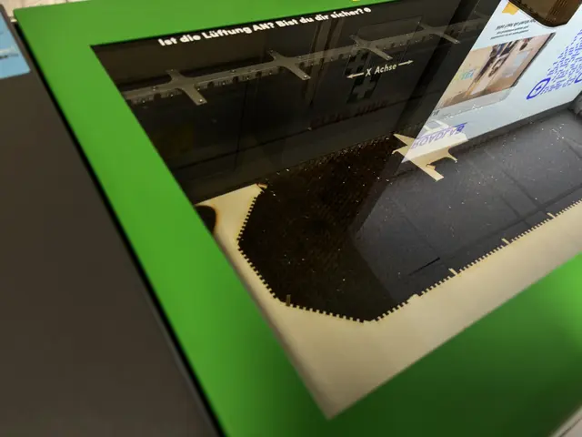 Auch über die Arbeit mit einem Lasercutter lernten die Schülerinnen und Schüler. | Foto: MeinBezirk/Leonie Herrmann