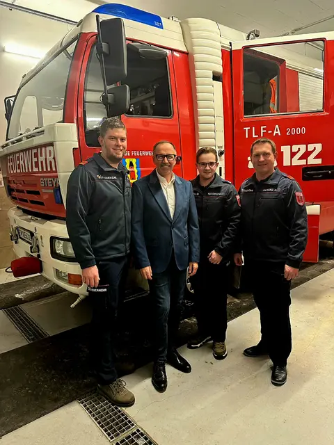 Von links: Thomas Barth, Günter Pröller, Felix Kiesenhofer, Daniel Schürz.

  | Foto: FPÖ UU