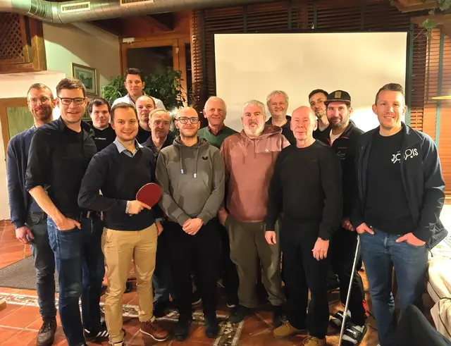 UTTV-Jois-Generalversammlung mit dem wiedergewählten Vorstand: Philipp Hana, Sascha Krikler, Rene Lorenschitz, Klaus Richter, Simon Schelkshorn, Herbert Weber, Alexander Fassl, Mario Robin, Franz Schuber, Andreas Pikhart, Harald Hofbauer, Walter Robin, Kevin Richter, Richard Fischbach, Sebastian Schuber | Foto: Jois Info