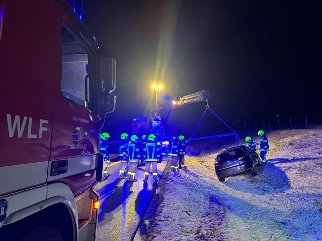 Wie es zu dem Unfall auf der S31 kam, ist unklar. | Foto: Feuerwehr Mattersburg