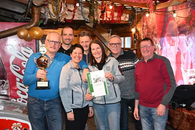 Die Siegermoarschaft mit Organisator Willi Ebner (re.). | Foto: Ebner