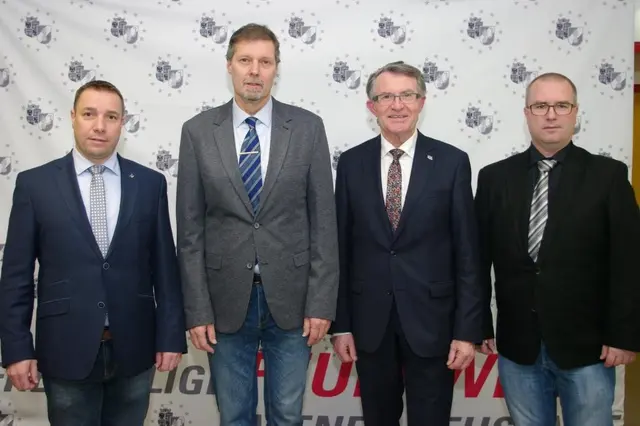 Die FF Wiener Neustadt resümierte über die vergangenen fünf Jahre und wählte unter dem Vorsitz von Blaulichtstadtrat Franz Piribauer (ÖVP, 2. v .re.) neu. | Foto: Presseteam FF Wr. Neustadt