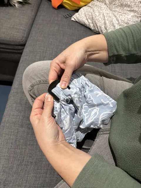 Zu Beginn kam der Hosenbund-Clip noch aus dem 3D-Drucker eines Freundes | Foto: Lauren Fahrenberger / MeinBezirk