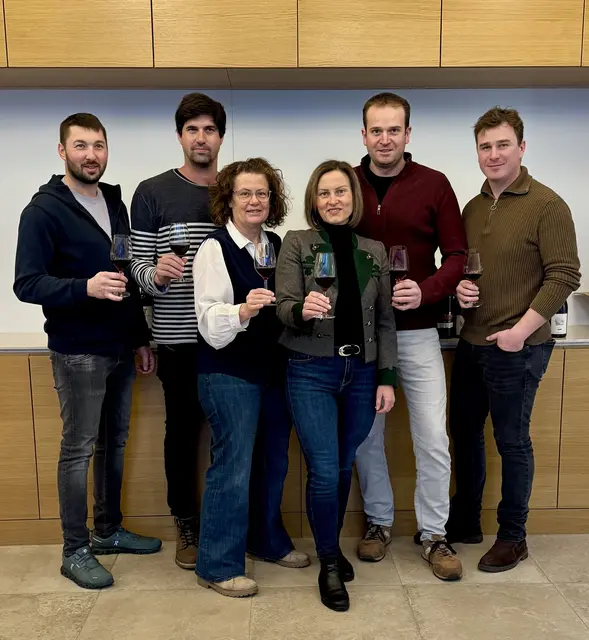 Winzer Thomas Tischler, Winzer Thomas Stadler, Neusiedlersee DAC-Geschäftsführerin Christine Achs, LK-Weinbau-Fachbereichskoordinatorin Verena Klöckl Weinbauvereins-Obmann Harald Kiss, Winzer Andreas Unger | Foto: Klöckl