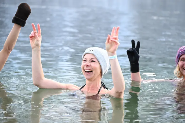 Dieses Bild vermittelt beinahe den Eindruck, das Wasser sei wohlig warm. | Foto: Schöndorfer/Camping Plansee