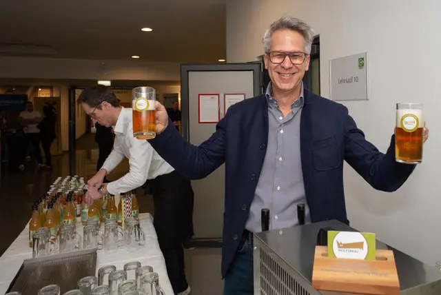 Markus Wagners Wolfsbräu floss beim Neujahrsempfang im Haus der Wirtschaft in Strömen. | Foto: Santrucek
