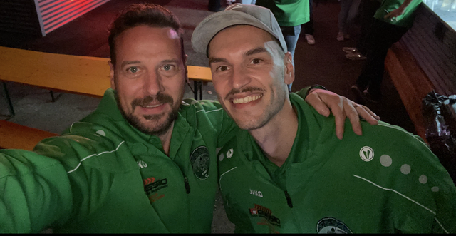 Sportlicher Leiter Gerd Haberl und Stürmer Mirel Sinanovic trennen sich im besten Einvernehmen. (von links nach rechts) | Foto: Privat