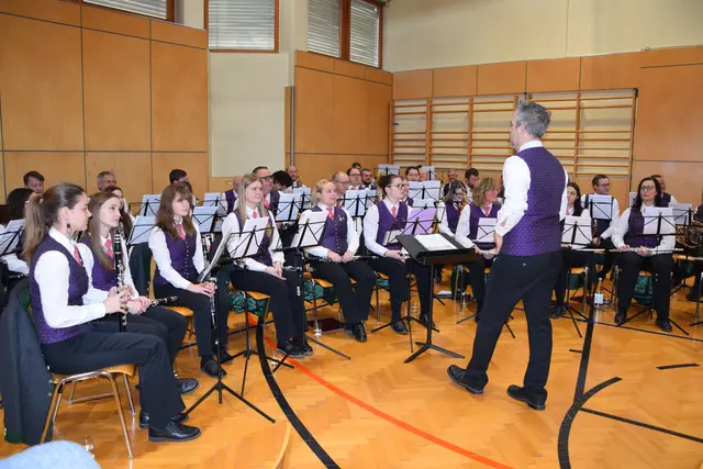 Begrüßung und Umrahmung der Feier durch die Musikkapelle Groß St. Florian mit Kapellmeisterstv. Stephan Siener | Foto: MeinBezirk/Josef Strohmeier