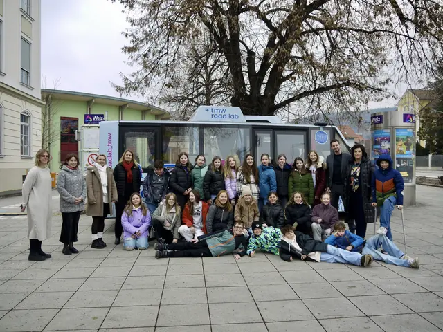 Das Road lab des technischen Museums Wien macht einen Stopp bei den Weizer Sekundarschulen.  | Foto: MeinBezirk/Leonie Herrmann