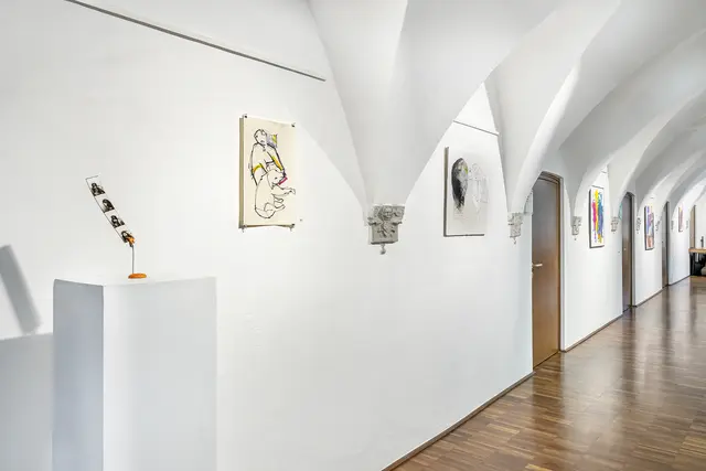 Arbeiten von Ingrid Türk-Chlapek (vor der Performance), Arnold Kreuter und Anita Wiegele | Foto: Violetta Wakolbinger