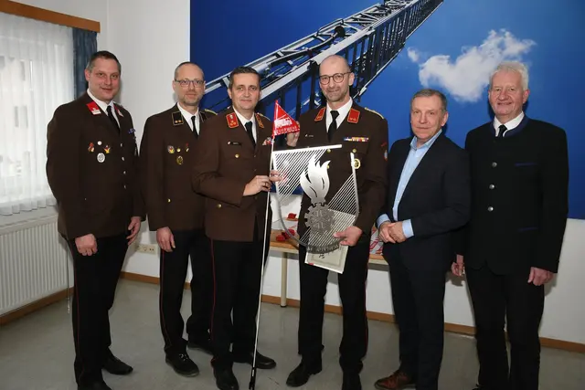Gerald Schlüter-Polt, Karl Prokupek, Christian Bartl, Manfred Astner, Josef Ramharter und Eduard Hieß (v.l) | Foto: FF Waidhofen/Thaya