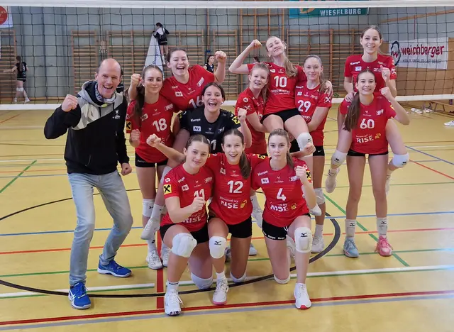 Die U18-Mädchen der Union Raiffeisen Waldviertel feiern nach dem Sieg gegen Waidhofen/Ybbs – ein wichtiger Schritt zur Tabellenführung. | Foto: URW