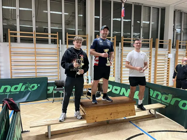 Siegerehrung nach der Ortsmeisterschaft 2026 (Platz 1: Harald Altenburger, Platz 2: Luis Steurer, Platz 3: Dominic Doleschi) | Foto: Jois Info
