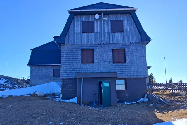 Hinter der grünen Tür befindet sich das Winterlager.