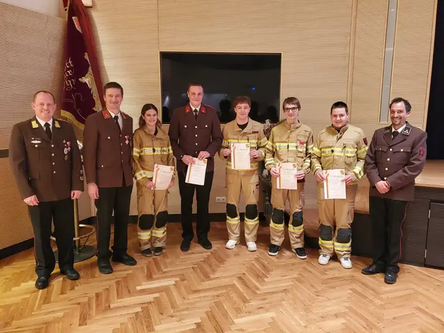 Bei der diesjährigen Jahreshauptversammlung der Freiwilligen Feuerwehr Serfaus konnten gleich fünf Mitglieder angelobt werden. | Foto: Schwarz