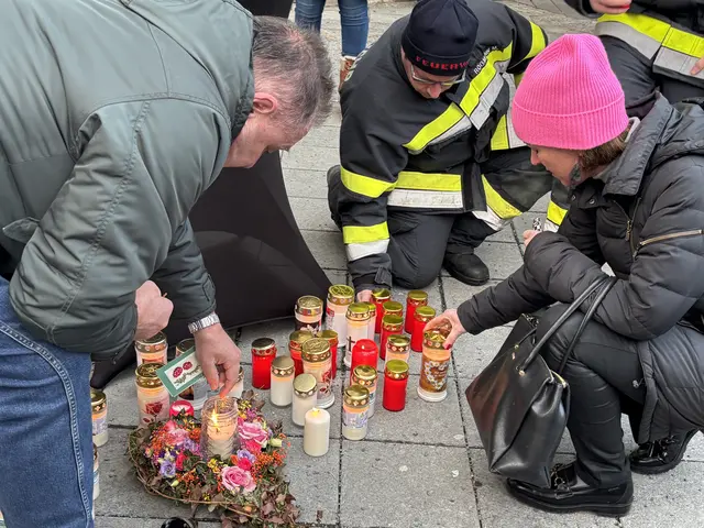 Zahlreiche Menschen, die Johanna gar nicht kannten, kamen am Montagnachmittag zur Gedenkfier nach Leibnitz, um ein Zeichen gegen Gewalt zu setzen. | Foto: MeinBezirk/W. Fischer