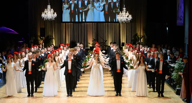 Der bevorstehende Welser Stadtball soll einen Mix aus Klassik und Disco bieten – am Samstag heißt das Motto: "Saturday Night Fever". | Foto: WMT