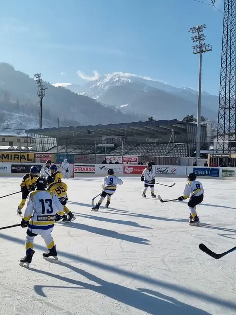 Die Ehrwald U13 konzentriert gegen Wattens | Foto: EC Ehrwald