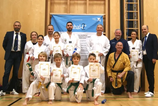 Gratulationen für die Prüflinge in Kitzbühel. | Foto: Taekwondo Kitzbühel