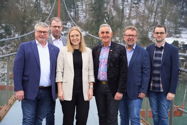 V. l.: Bezirksvorsitzender Karl Walch, Rieds Bezirksvorsitzender Fritz Hosner, SPÖ-Landesgeschäftsführerin Nicole Trudenberger, Schärdings Stadtchef Günter Streicher, Münzkirchens Bürgermeister Helmut Schopf und Bezirksgeschäftsführer Florian Schiffecker. | Foto: SPÖ