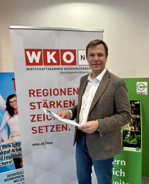 Obmann Gernot Wiesinger sieht viel Potenzial am Wirtschaftsstandort Bezirk Mistelbach.  | Foto: Thiem