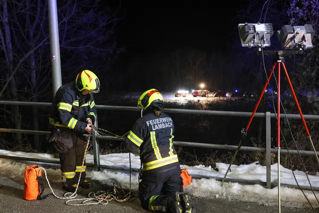 In Lambach wurde eine Frau aus einem Steilhang gerettet und beim örtlichen Etablissement absetzen. | Foto: laumat.at