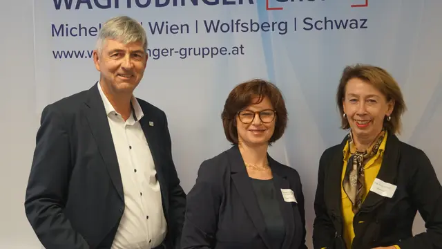 Gastgeber Franz Waghubinger mit Seminarleiterin Gabriele Strodl-Sollak und Organisatorin Doris Schulz | Foto: Medienfrau DOris Schulz