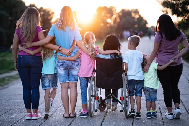 Das Ehrenamt in Tirol hat viele Facetten. | Foto: HoKi NÖ /StockPlanets (Symbolbild)