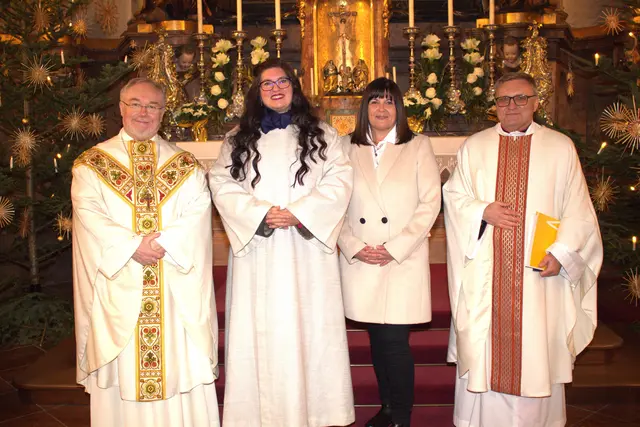 Generalvikar Severin Lederhilger, Pastoralvorständin Angelika Fuchs, Verwaltungsvorständin Evelyn Hauser-Sporn und Pfarrer Marek Michalowski (von links). | Foto: Pfarre Mattigtal/Schaller