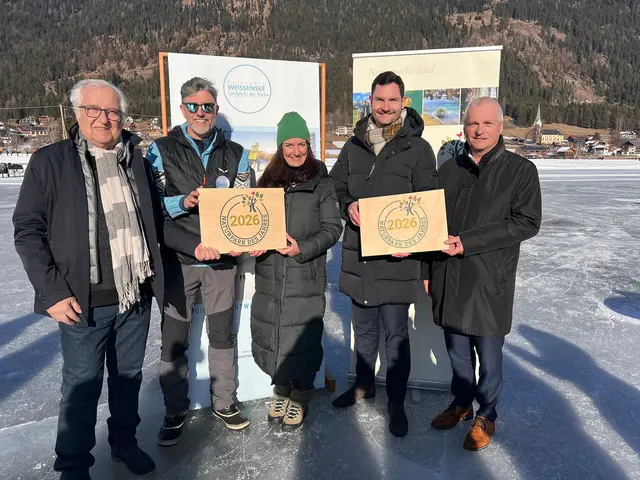 Franz Schier und Robert Heuberger vom Naturpark Weißensee, Julia Friedlmayer, Geschäftsführerin des Verbandes der Naturparke Österreichs, Umweltlandesrat Peter Reichmann und Johann Thauerböck, Präsident des Verbandes der Naturparke Österreichs.
 | Foto: Büro LR Reichmann