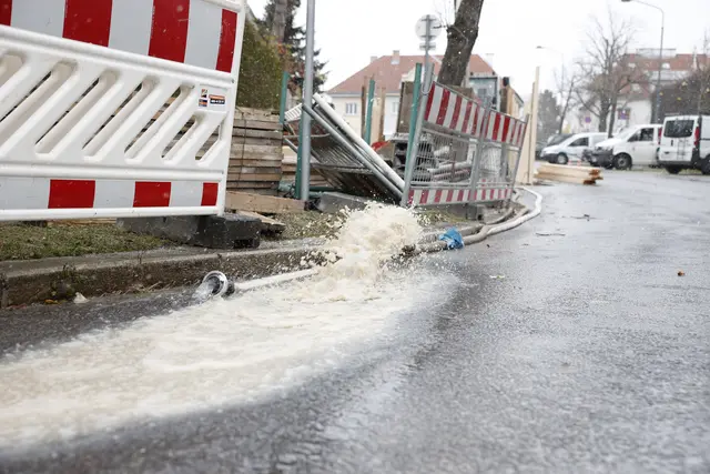 Die Serie der Wasserrohrbrüche in Horn reißt nicht ab. | Foto: APA Picture Desk