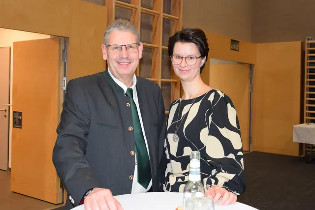 Amtsleiter Alois Burgholzer übergibt sein Amt im Sommer an Kollegin Astrid Höller-Harrucksteiner. | Foto: Gemeinde Freinberg