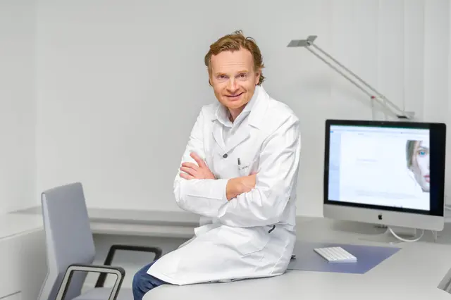 Matthias Rab, Vorstand der Abteilung für Plastische, Ästhetische und Rekonstruktive Chirurgie am Klinikum Klagenfurt am Wörthersee. | Foto: Jörgler_e.U.