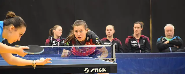 Das SU Sparkasse Kufstein Damenteam mit Danielle Kelly, Arantxa Cossio, Olha Ponko, Anita Nyitrai und Coach Andras Podpinka. | Foto: Schwaighofer