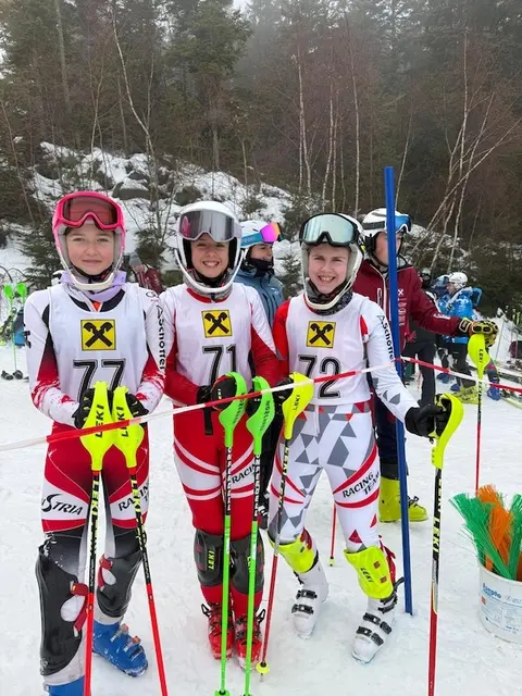 Teilnehmerinnen des Rennens | Foto: Skibezirk 7