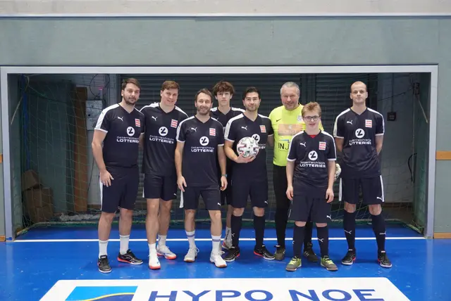 Die Mannschaft der SPÖ Krems beim KD-Trophy-Inklusionsturnier: Benjamin Alihodzic, Lukas Nagy, Manuel Ambrosch, Pitt Molnar, GR Mert Özsecgin, Bgm Peter Molnar, Stefan Seehofer und Jovan Grubac. | Foto: SPÖ Krems