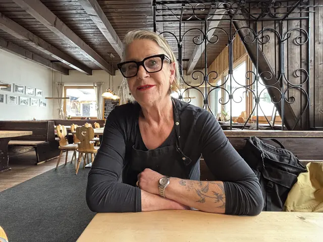 Birgit Runggaldier, Pächterin der Tulfein Alm, verabschiedet sich nach acht Jahren von ihrer Küche und zahlreichen Stammgästen. | Foto: Kendlbacher